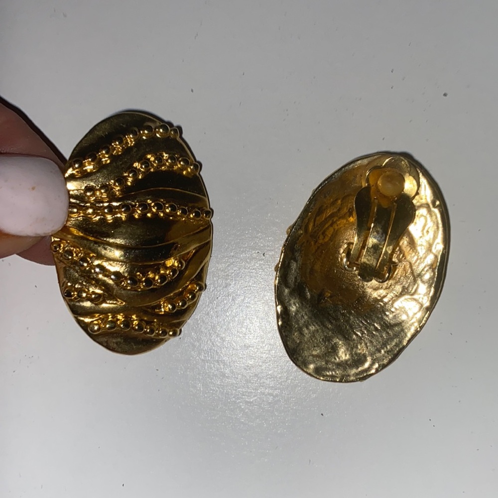 Vintage 80s Clip on earrings